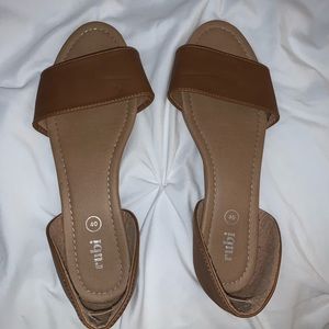 Tan/Brown Sandals